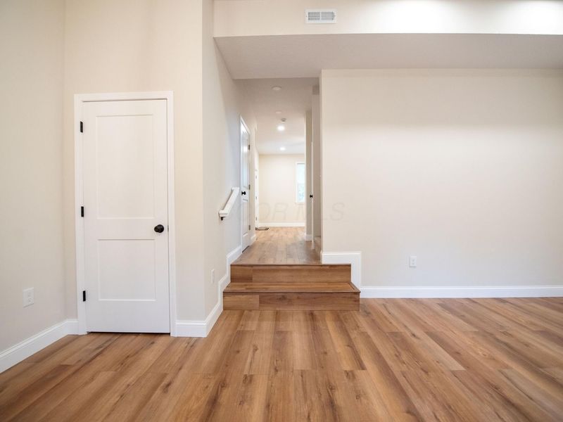 2689 Abington Road, Columbus, OH 43231 Photo 7