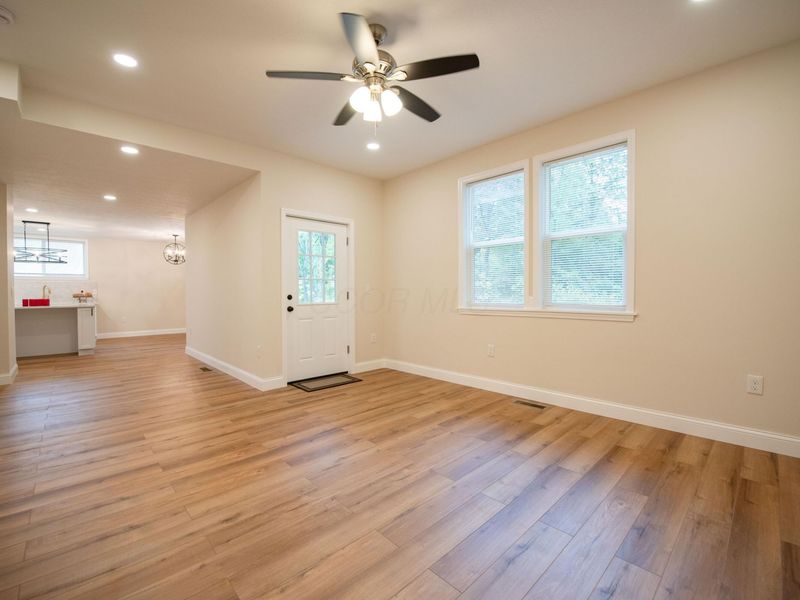 2689 Abington Road, Columbus, OH 43231 Photo 8