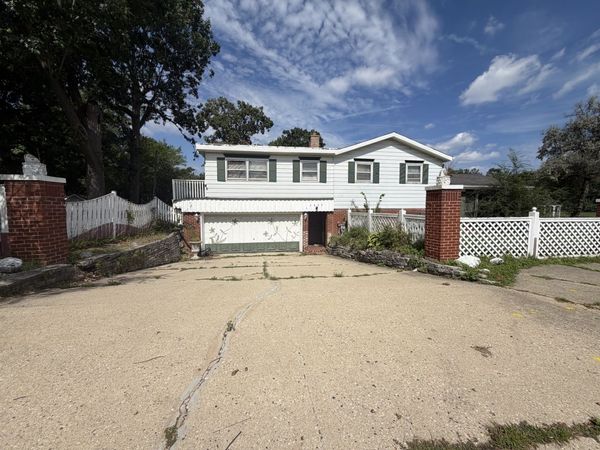 2802 18th Place , North Chicago, IL 60064