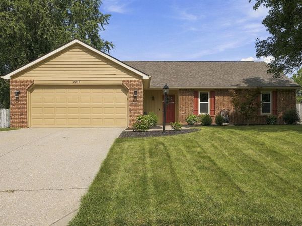 2218 Foxboro Drive, Fort Wayne, IN 46818