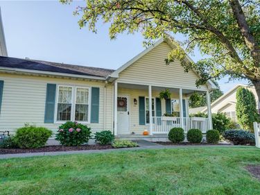 10 Hamlin Drive , Canandaigua, NY 14424