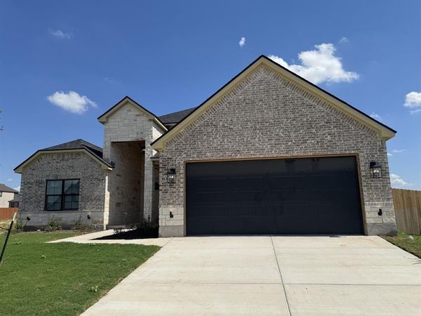 1336 Tahonta Drive, Hewitt, TX 76643