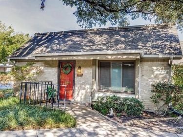 13853 Leinsper Green Street, Dallas, TX 75240