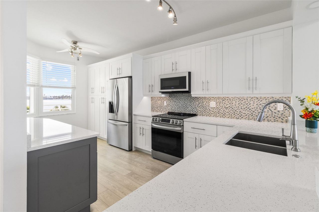 7922 Sailboat Key Boulevard S, Unit 206, South Pasadena, FL 33707 Photo