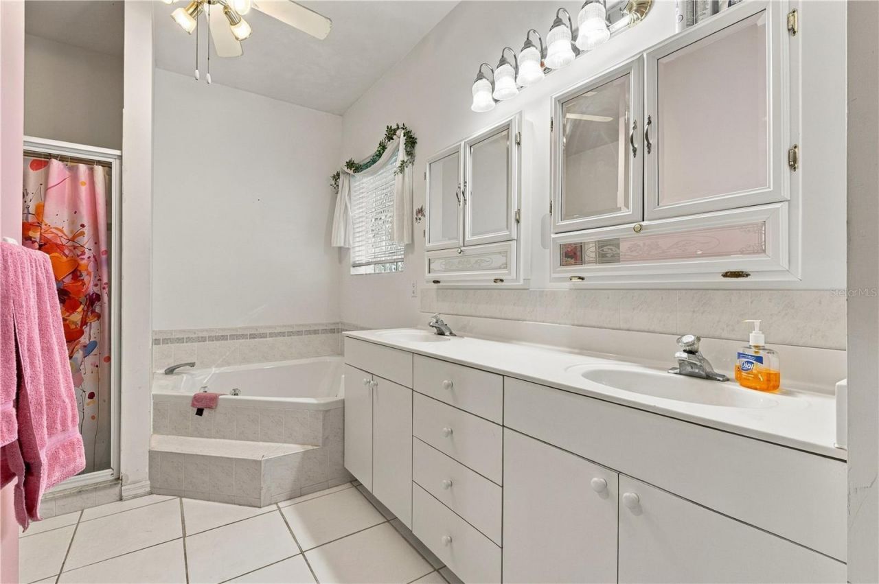 114 SE 8th Street, Cape Coral, FL 33990 Photo