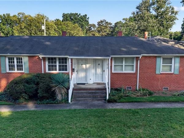 1810 Villa Drive , Greensboro, NC 27403
