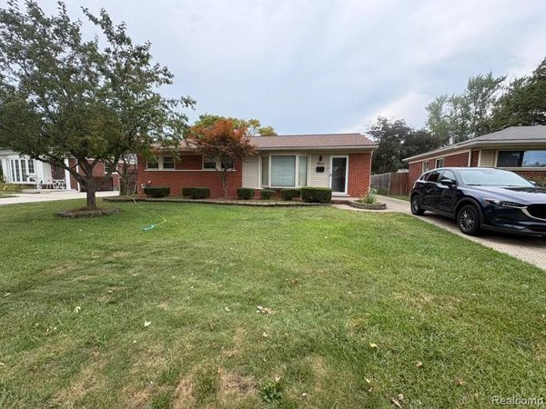 8863 Birkhill Drive, Sterling Heights, Mi 48314