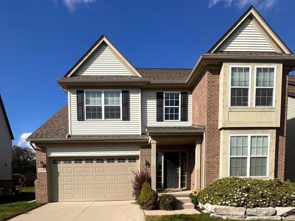 4769 N Stonegate Circle, Lake Orion Village, Mi 48359
