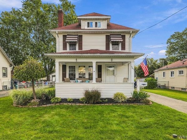 907 90th Street , Niagara Falls, NY 14304
