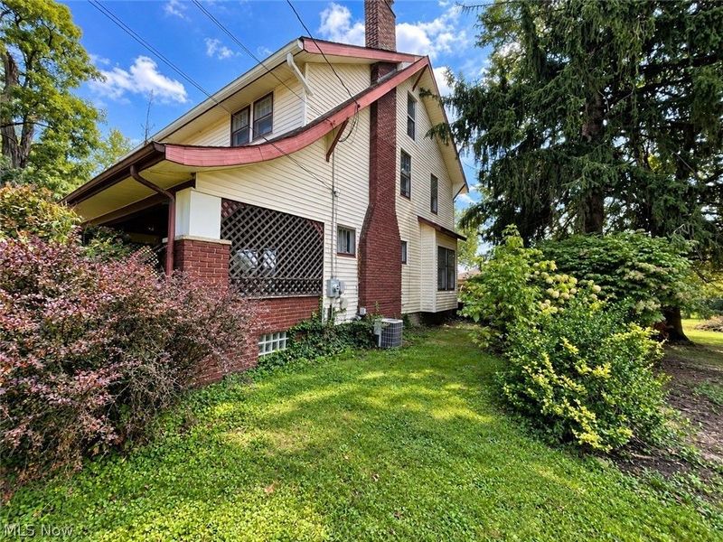 3404 Lincoln Street E, Canton, OH 44707 Photo 2