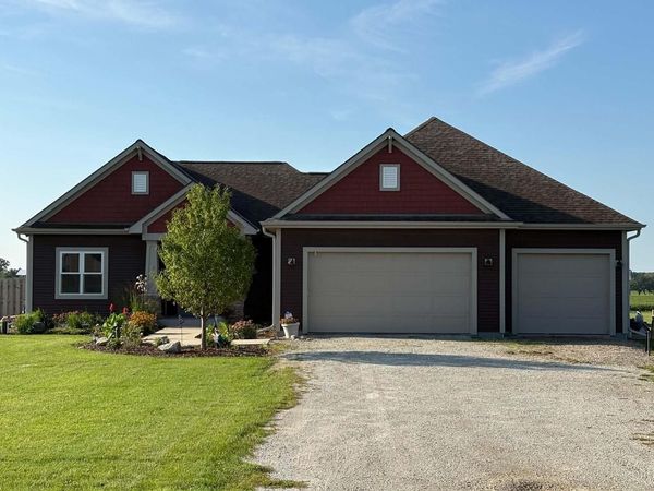 24621 Apple ROAD, Waterford, WI 53185