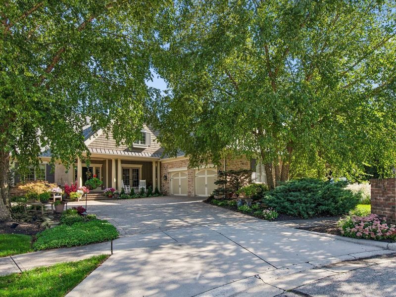 5692 Juliana Place, Columbus, OH 43235 Photo 2