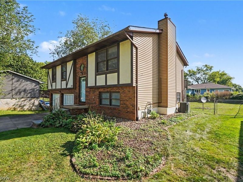 251 Caladonia Avenue, Akron, OH 44333 Photo 3