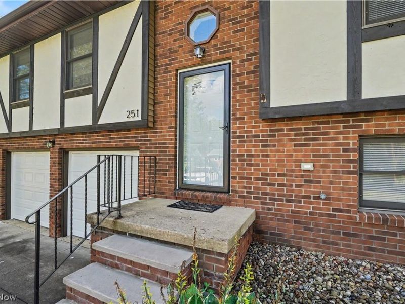 251 Caladonia Avenue, Akron, OH 44333 Photo 4