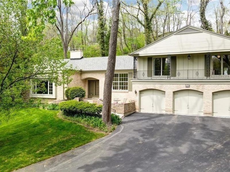 419 Oakmead Place, Oakwood, OH 45419 Photo 1