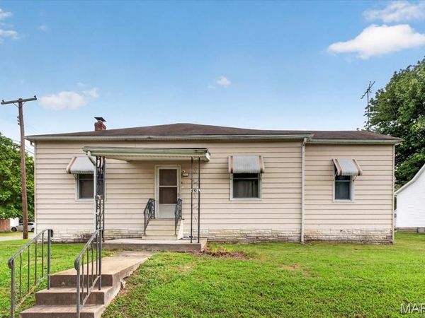 401 S Van Buren Street , New Athens, IL 62264
