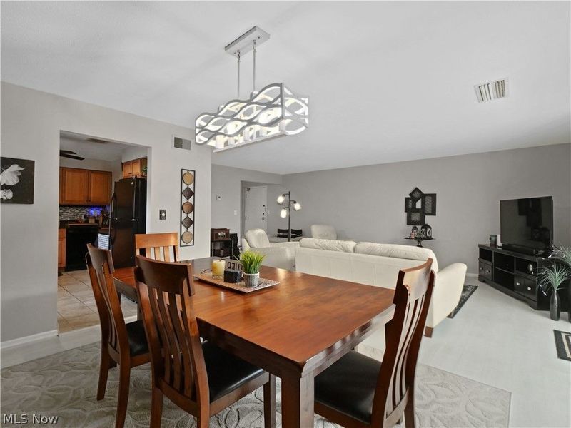18501 Hilliard Boulevard, Unit 317, Rocky River, OH 44116 Photo 10