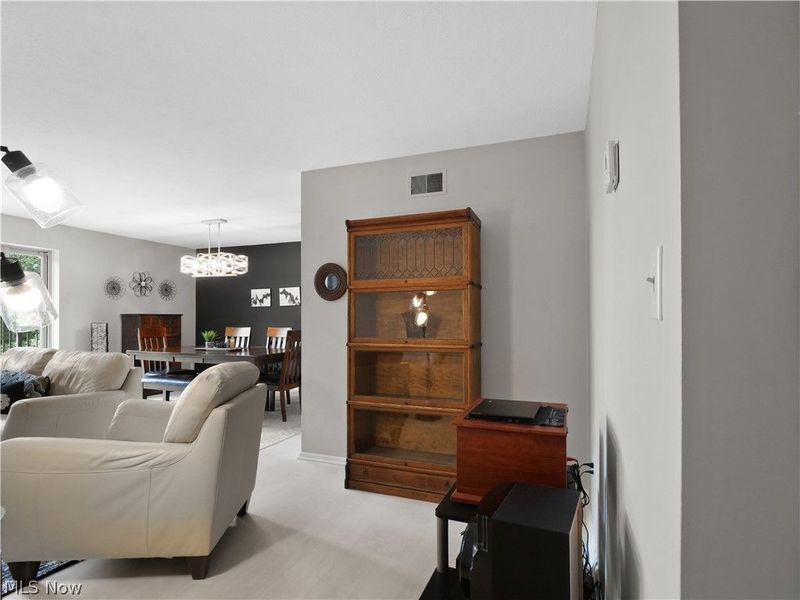 18501 Hilliard Boulevard, Unit 317, Rocky River, OH 44116 Photo 2