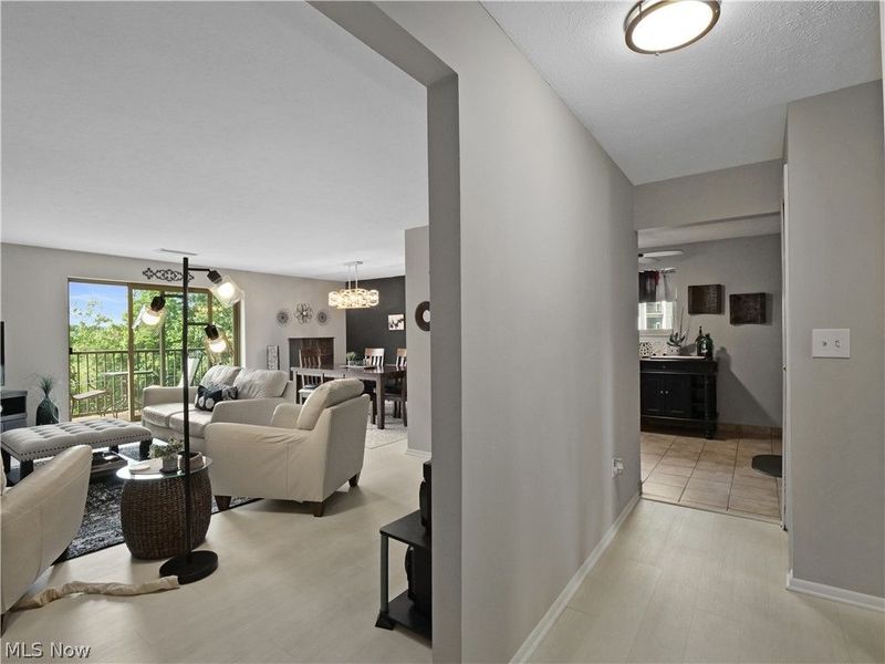 18501 Hilliard Boulevard, Unit 317, Rocky River, OH 44116 Photo 3