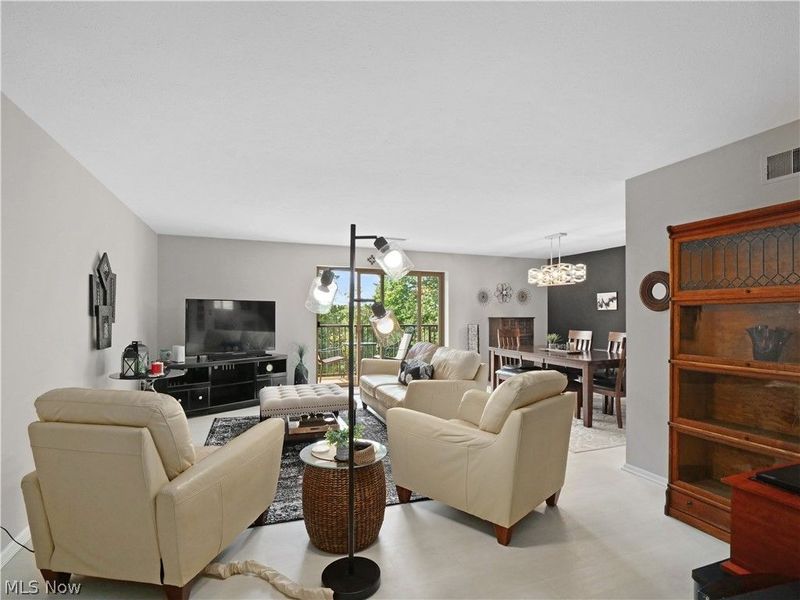 18501 Hilliard Boulevard, Unit 317, Rocky River, OH 44116 Photo 4