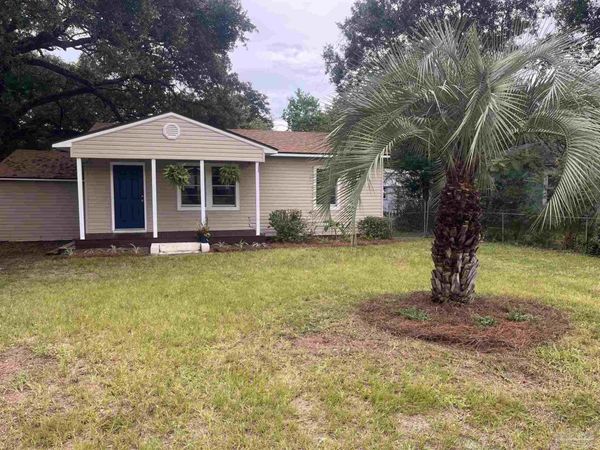 4 Mindoro Cir, Pensacola, FL 32507