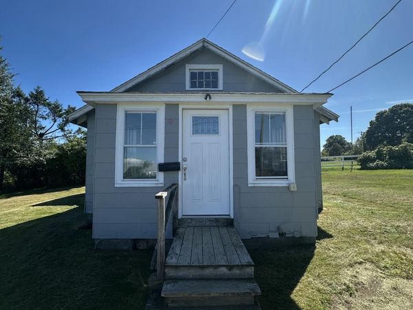 8 Michenor Street, Eastport, ME 04631