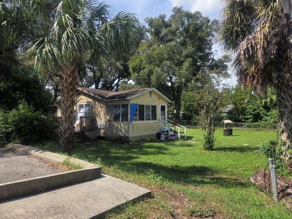 10507 MAIN STREET , THONOTOSASSA, FL 33592