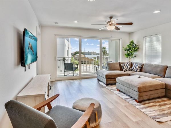 15305 1ST STREET E, Unit 305, MADEIRA BEACH, FL 33708