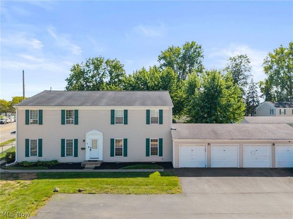 28 Valley Forge Lane , Unit 2A, Elyria, OH 44035