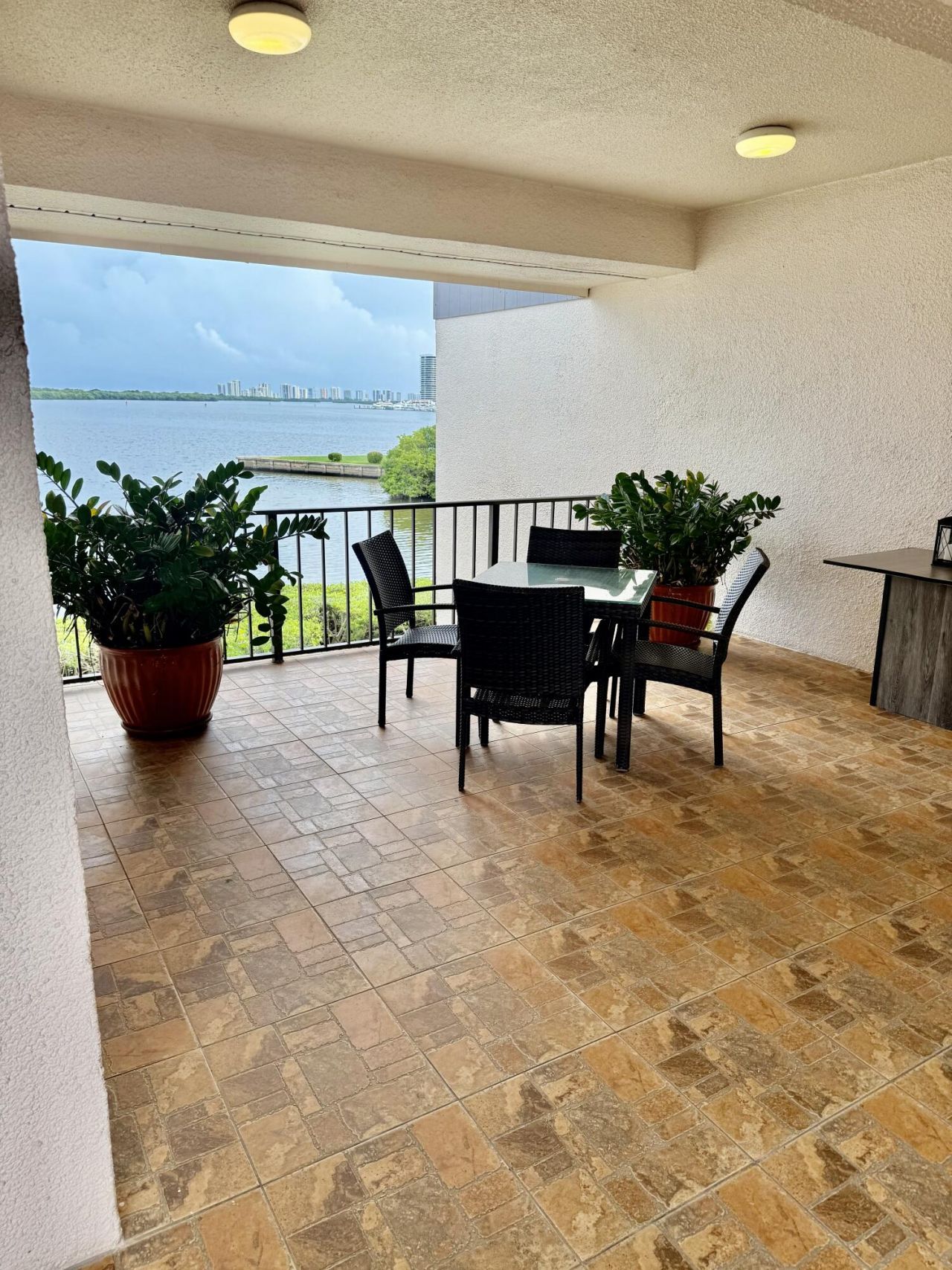 1640 Twelve Oaks Way, Unit 305, North Palm Beach, FL 33408 Photo