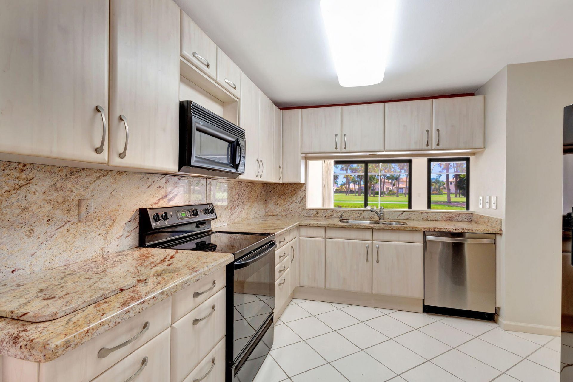 527 Prestwick Circle, Palm Beach Gardens, FL 33418 Photo