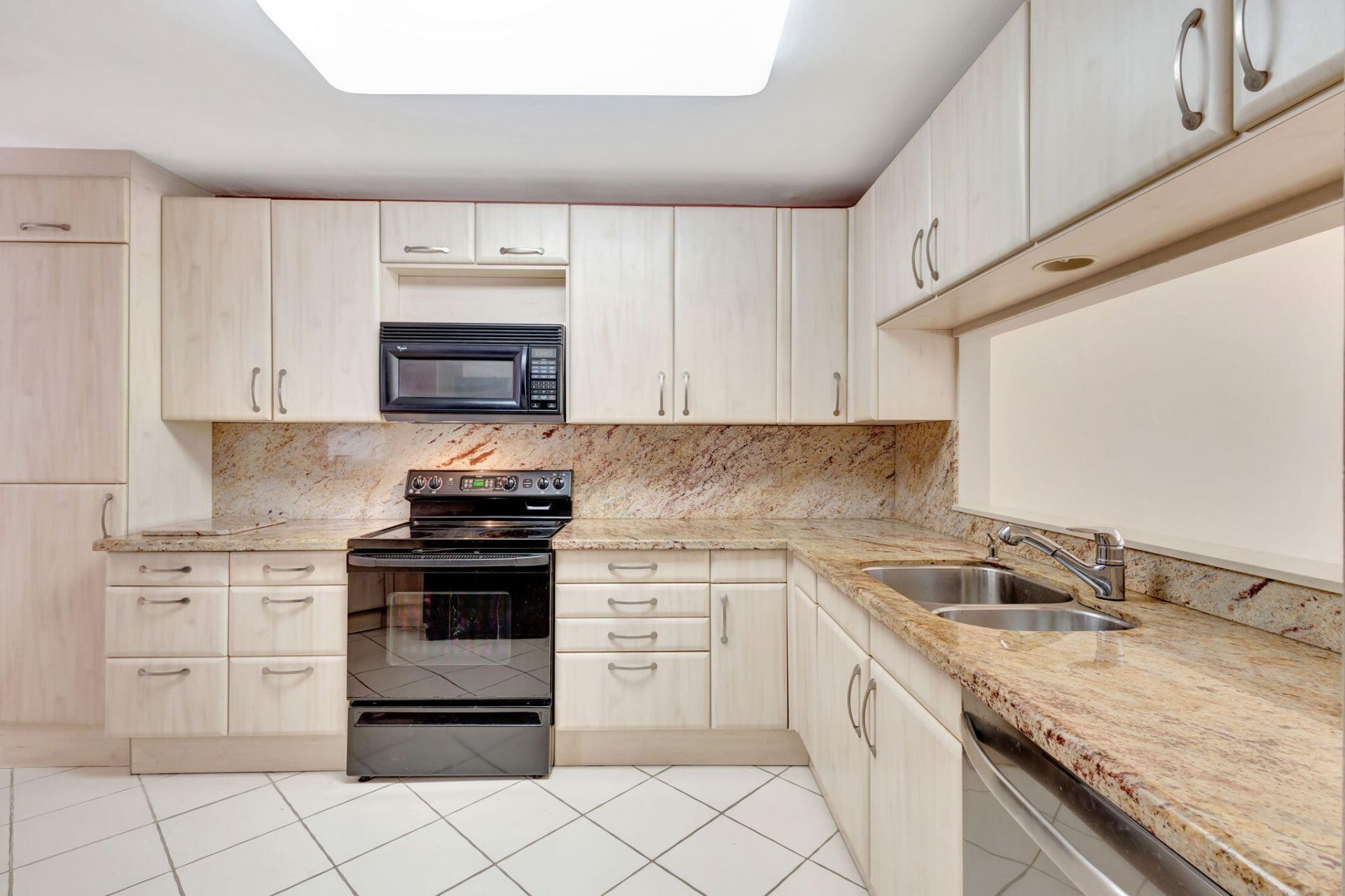 527 Prestwick Circle, Palm Beach Gardens, FL 33418 Photo