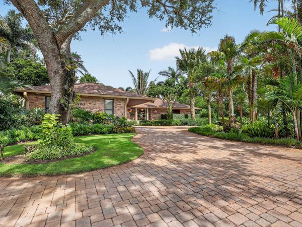 5673 SE Lamay Drive, Stuart, FL 34997