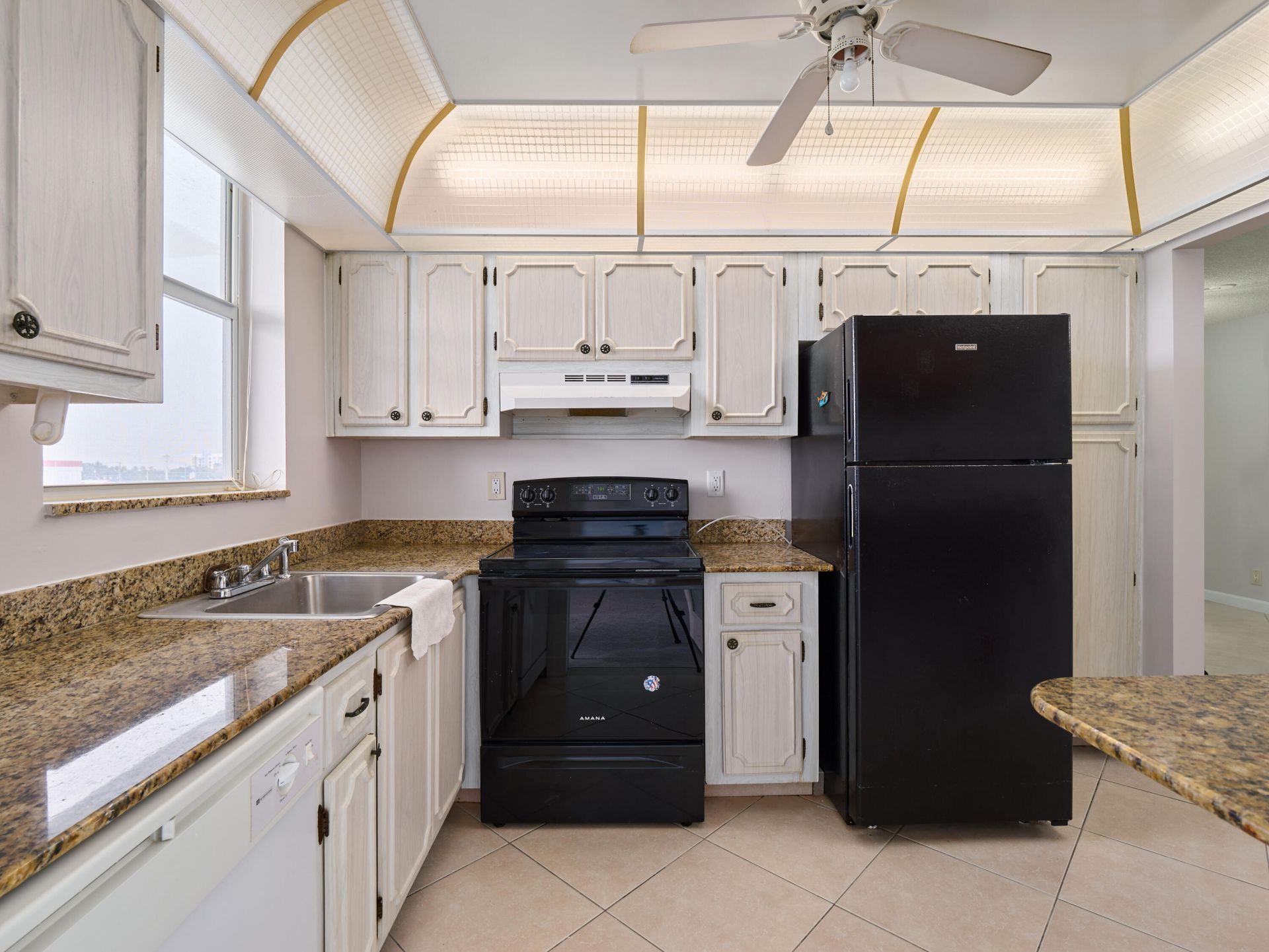 104 Paradise Harbour Boulevard, Unit 402, North Palm Beach, FL 33408 Photo