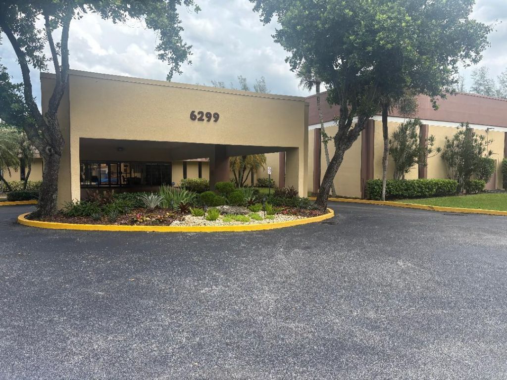 5851 NW 62nd Avenue, Unit 201, Tamarac, FL 33319 Photo