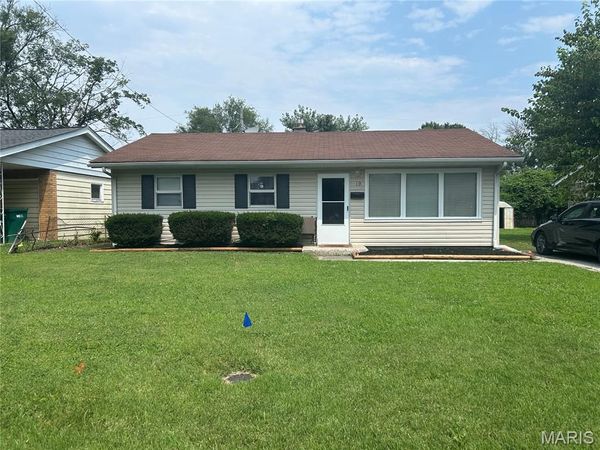 19 Leonard Drive , Cahokia, IL 62206