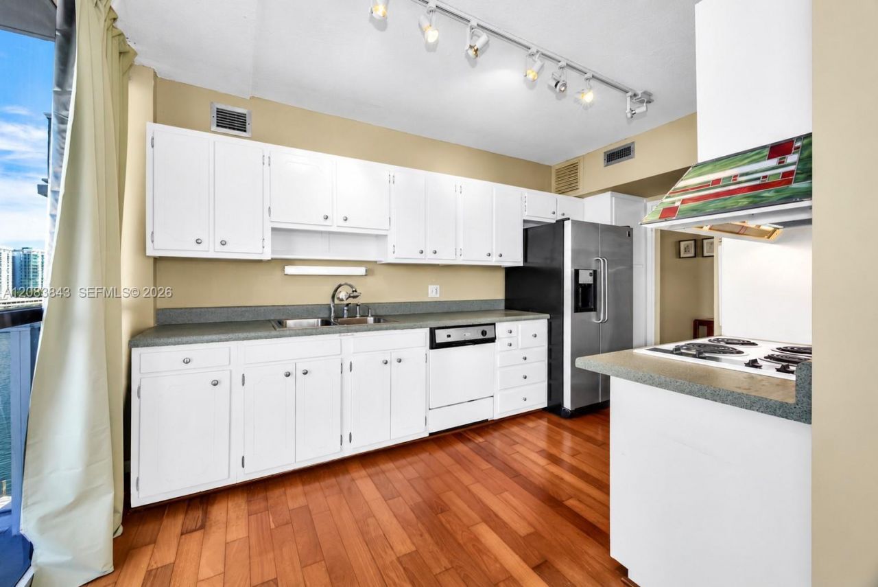 900 Bay Dr, Unit 601, Miami Beach, FL 33141 Photo