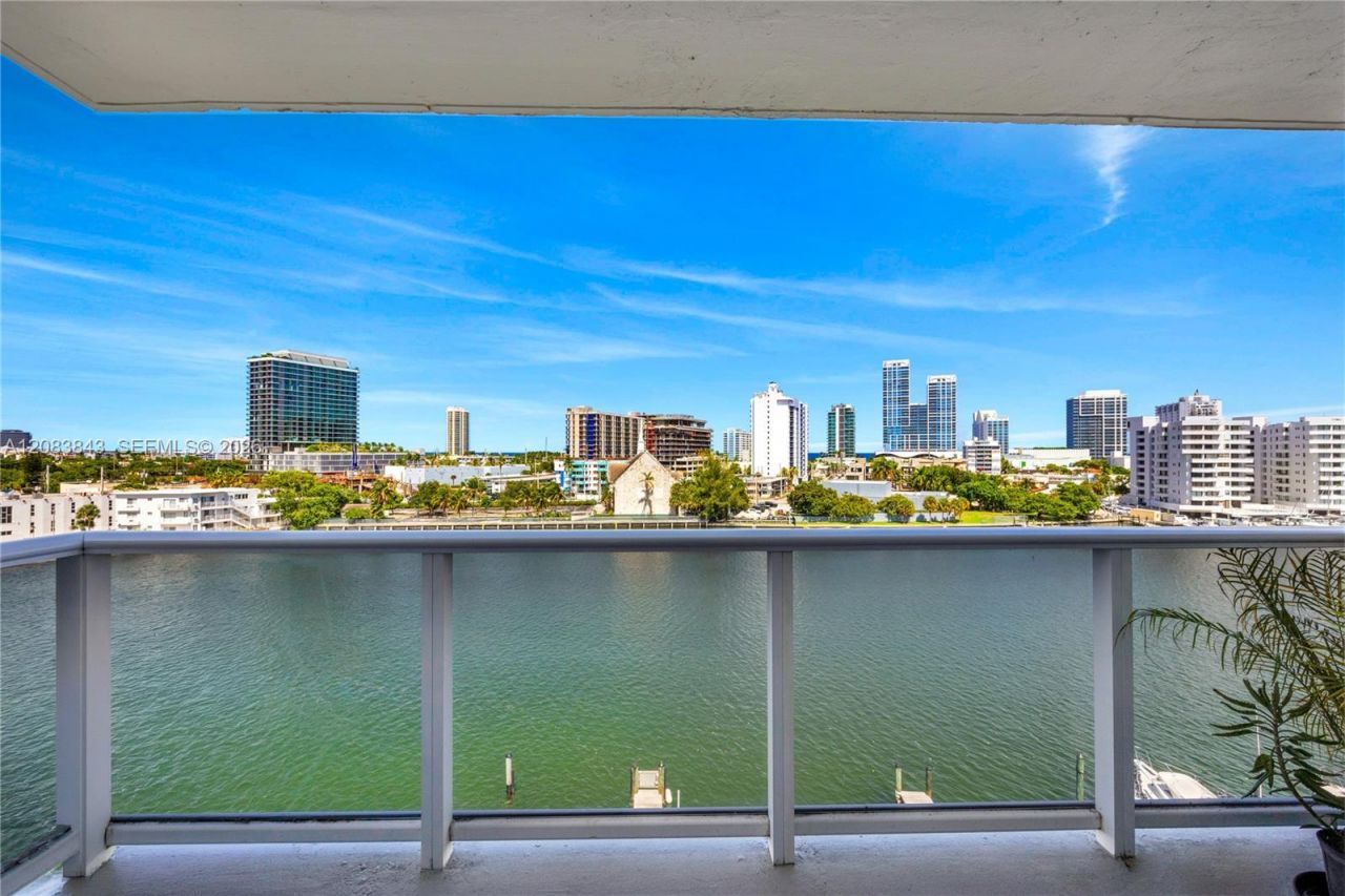 900 Bay Dr, Unit 601, Miami Beach, FL 33141 Photo