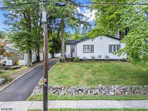 137 Myrtle Ave, Allendale, NJ 07401