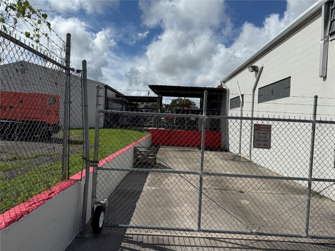 9513 N Nebraska Avenue, Tampa, FL 33612 Photo