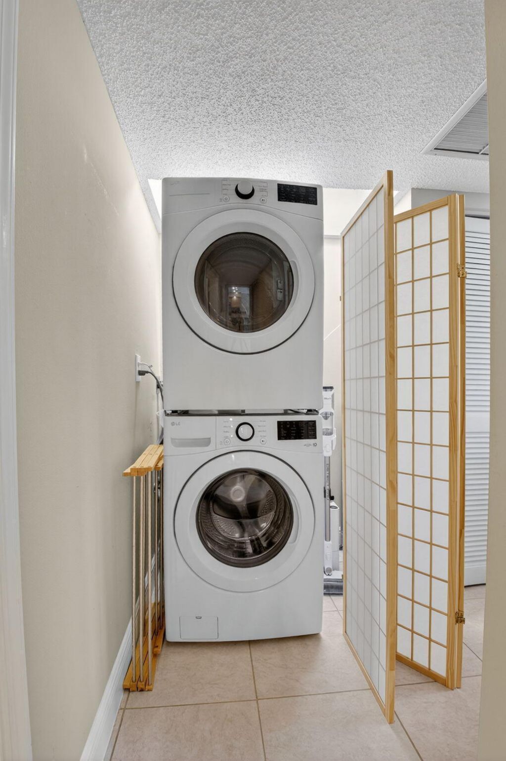 451 Greensward Lane, Unit 104-B, Delray Beach, FL 33445 Photo