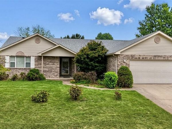 208 Saint Sabre Drive , Swansea, IL 62226