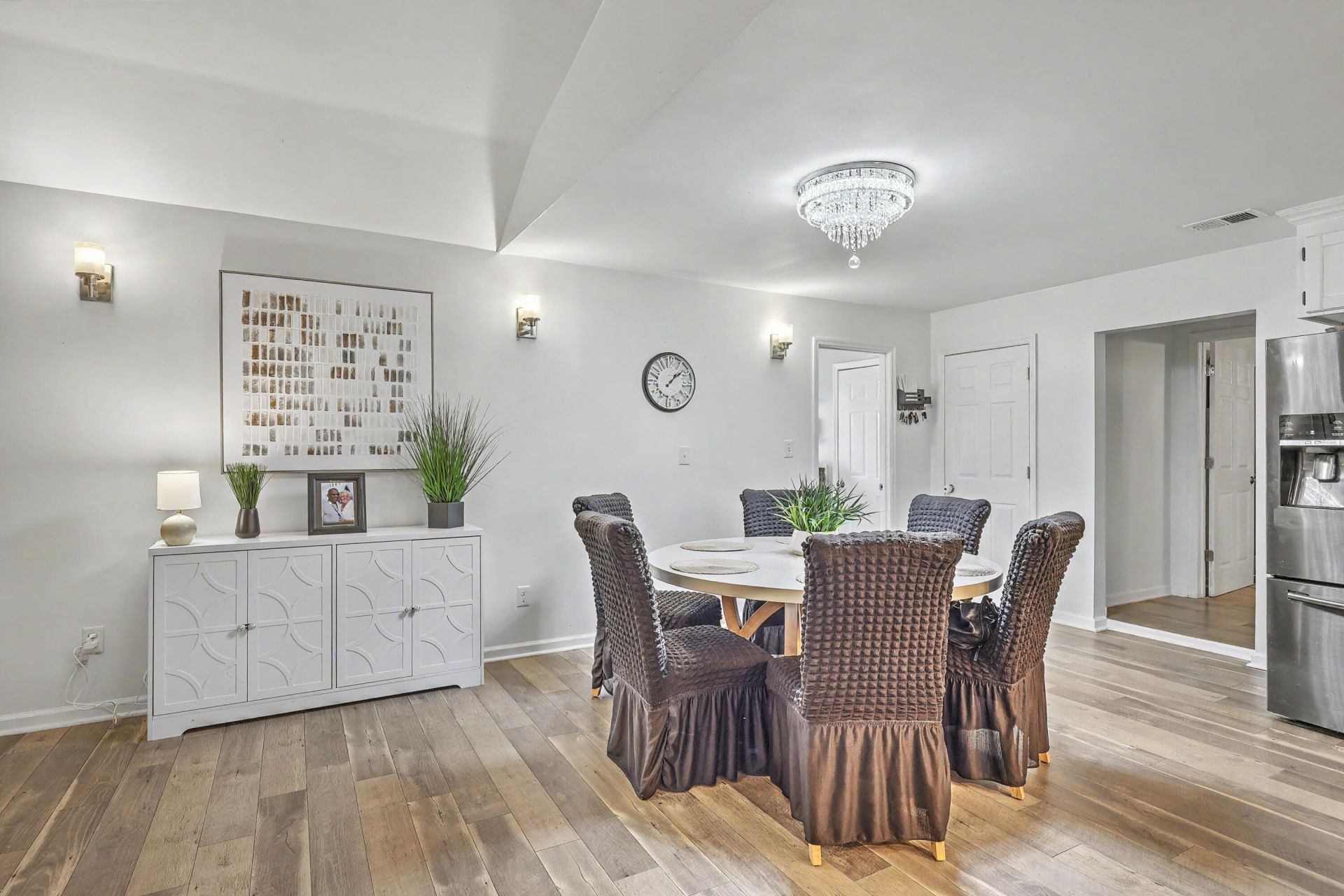 320 Harry Lane Photo 15