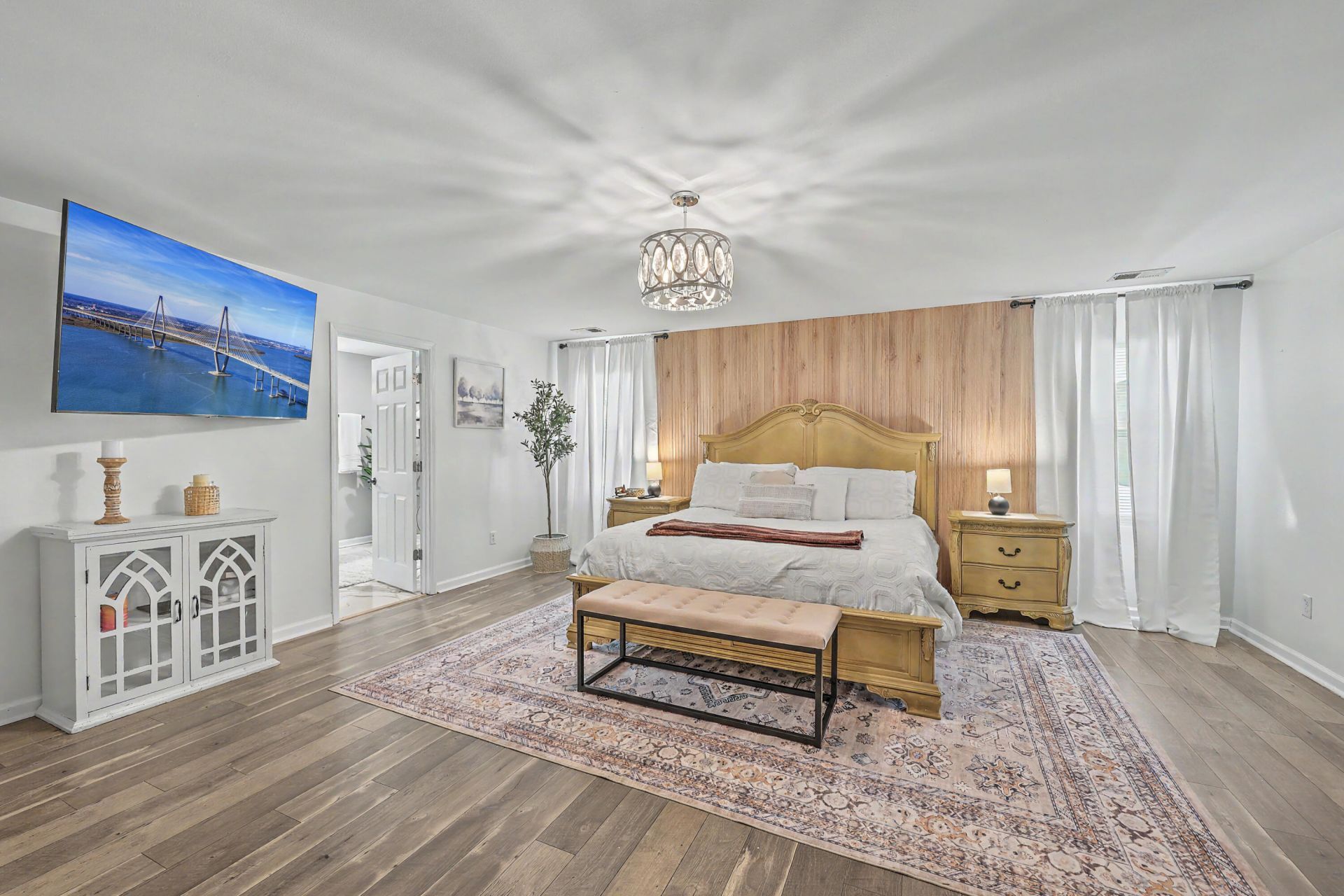320 Harry Lane Photo 18