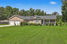 320 Harry Lane photo 4