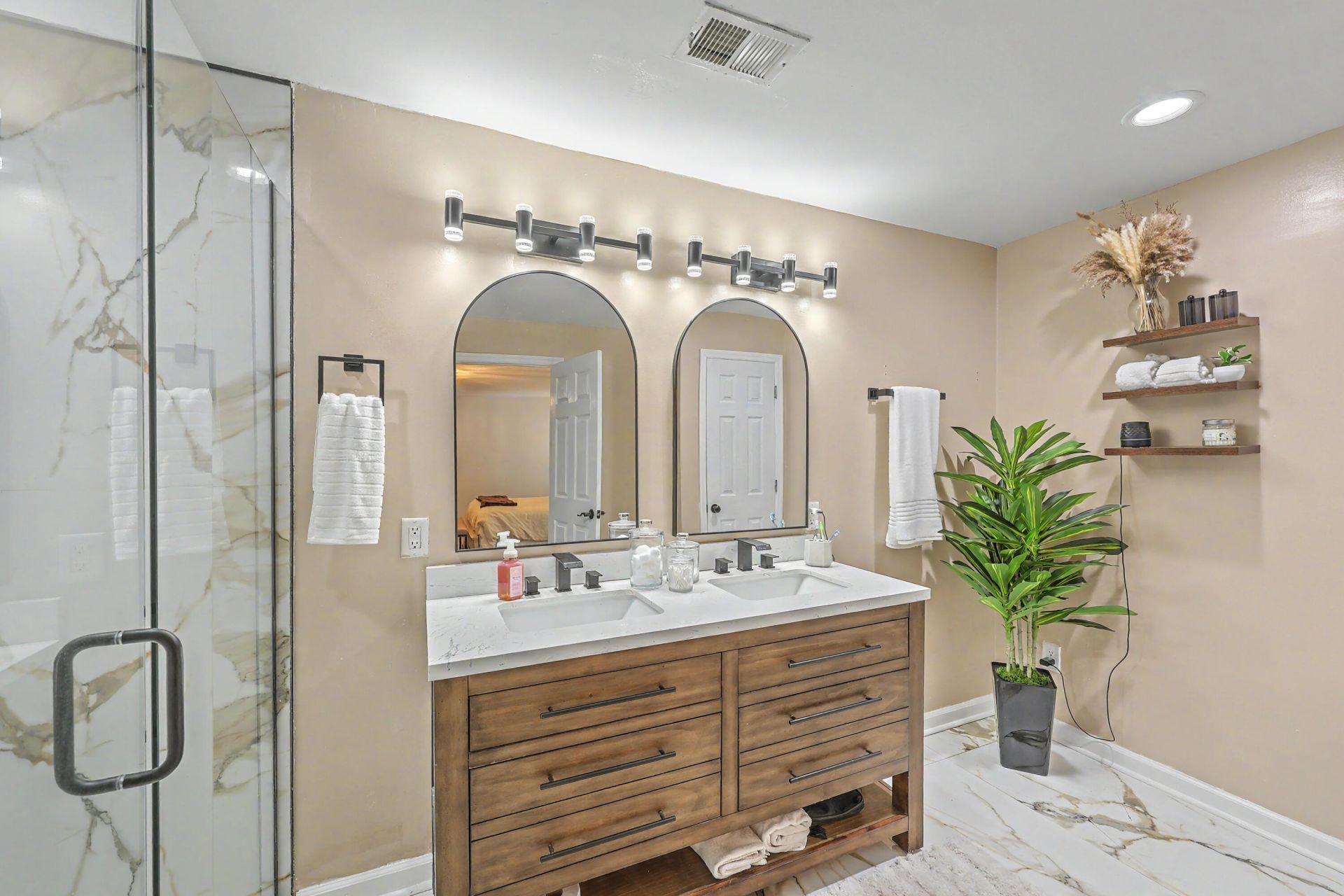 320 Harry Lane Photo 20