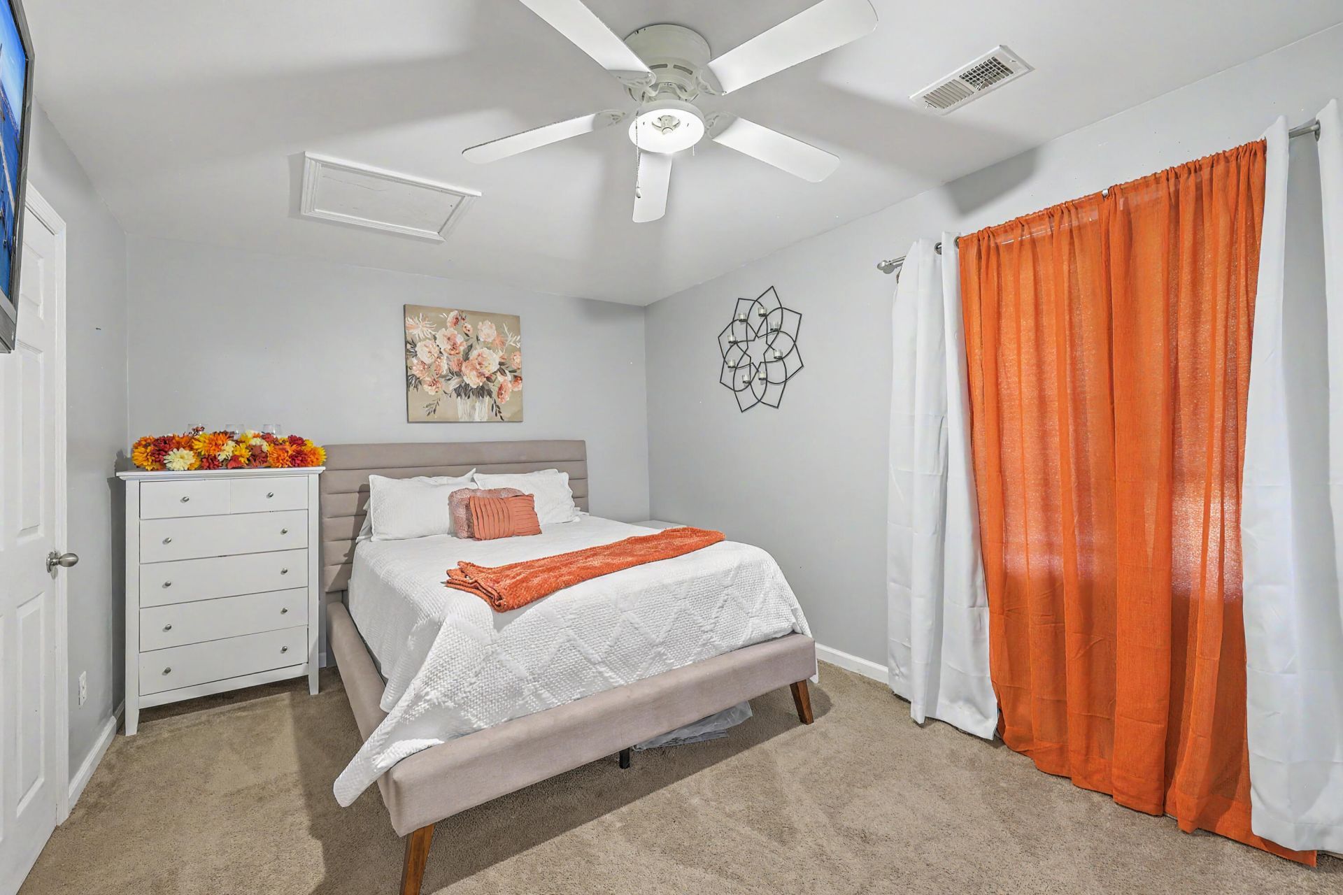 320 Harry Lane Photo 25
