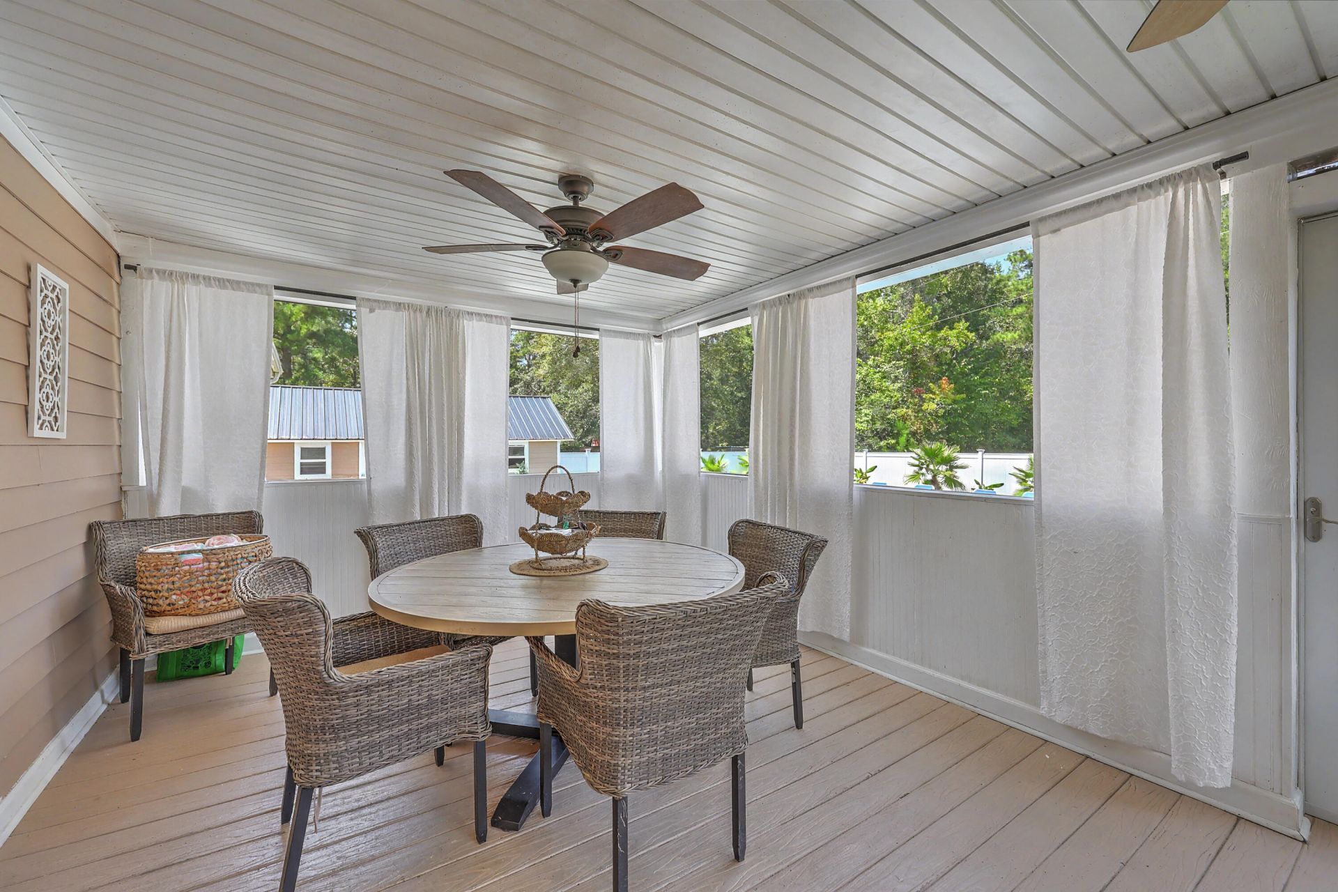 320 Harry Lane Photo 28