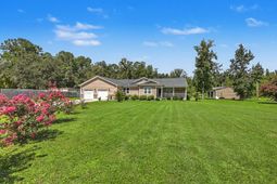 320 Harry Lane photo 4