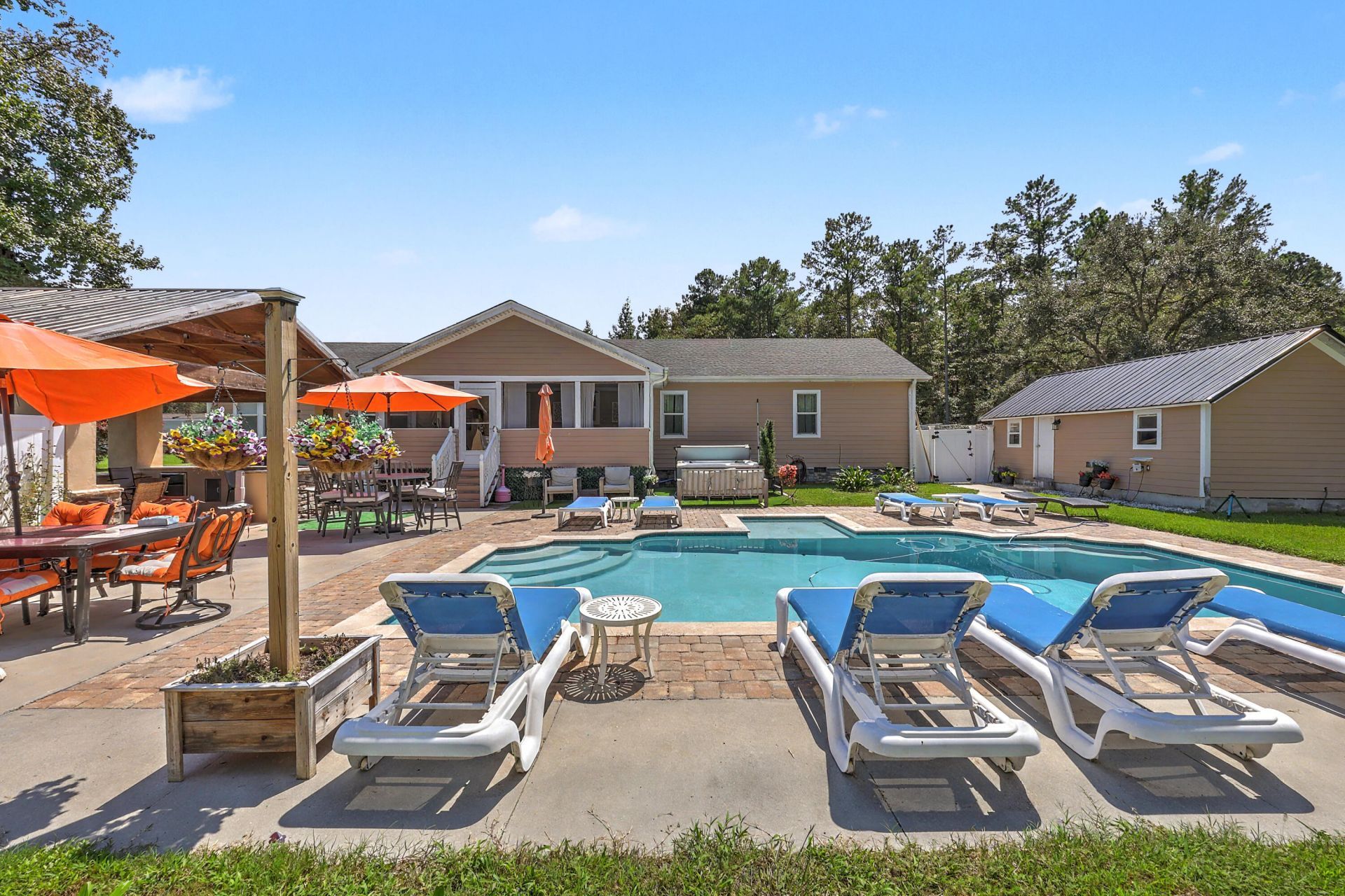 320 Harry Lane Photo 36
